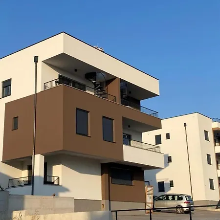 One Bedroom With Balcony And View アパート ザダル