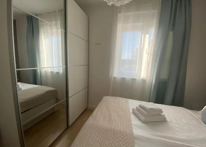 One Bedroom With Balcony And View زادار