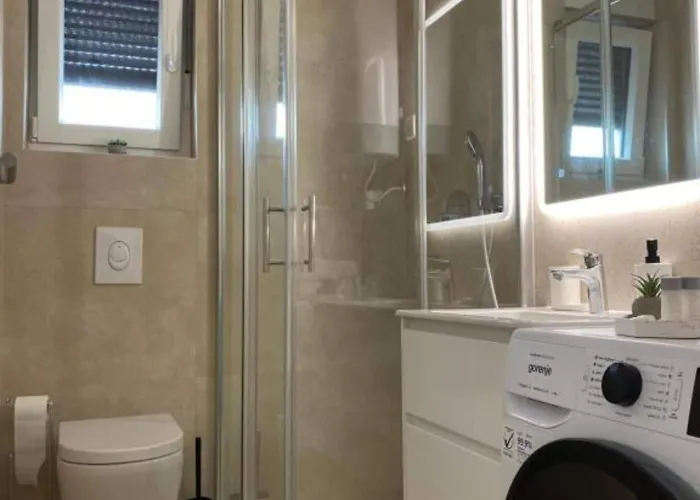 One Bedroom With Balcony And View *